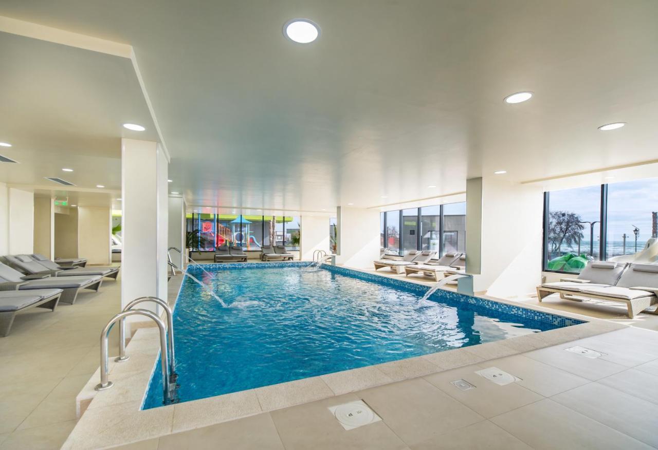 Berlin Luxury Apartment Spa N Pool Beach Resort Năvodari Exterior foto